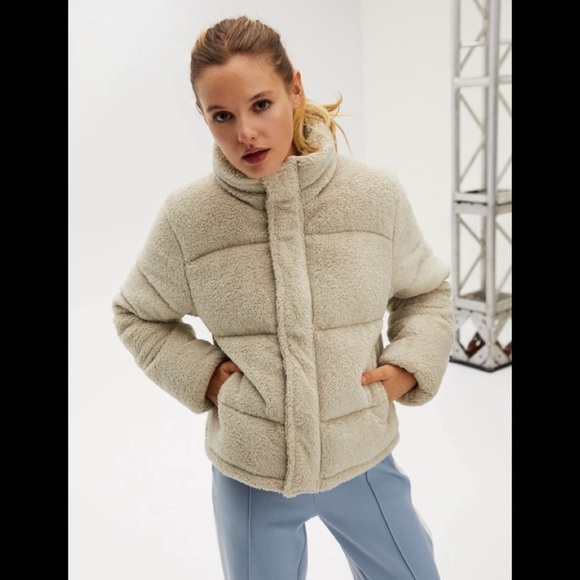 TNA Women’s Aritzia‎ The Super Puff 700+ Fill Down Brown Teddy Full Zip Jacket - Picture 2 of 7